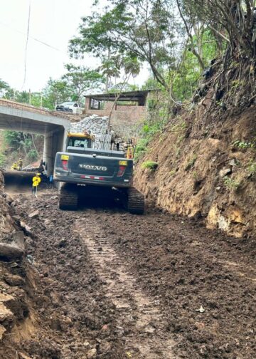 Avanza construcción de puente en carretera hacia San Agustín y fortalece conectividad en Usulután