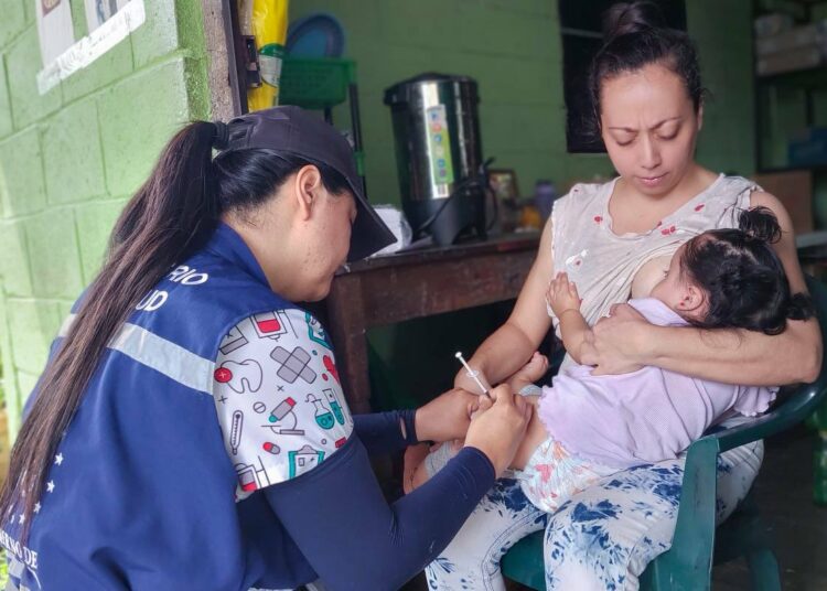 Campaña preventiva de vacunación busca evitar brotes de sarampión