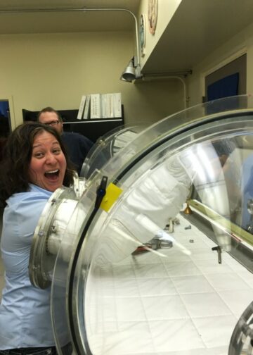 Salvadoreña lidera proyectos clave de la NASA en California