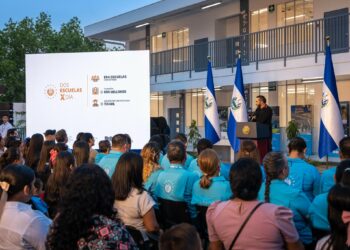 Gobierno suma 210 escuelas renovadas con nueva entrega a nivel nacional