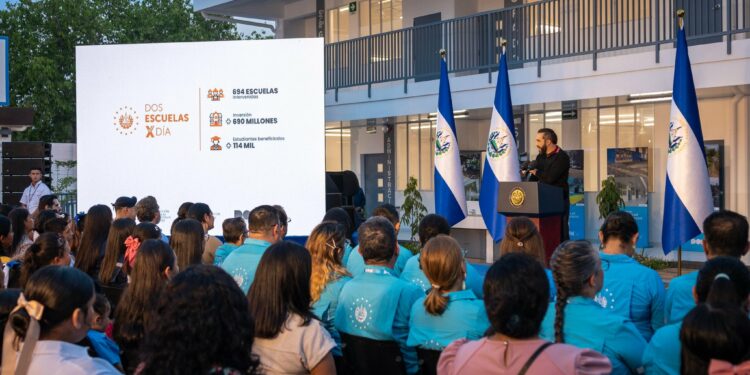 Gobierno suma 210 escuelas renovadas con nueva entrega a nivel nacional