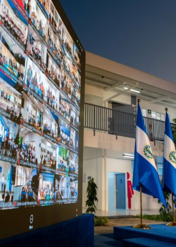 Presidente Bukele critica condiciones precarias heredadas y resalta avances en educación pública