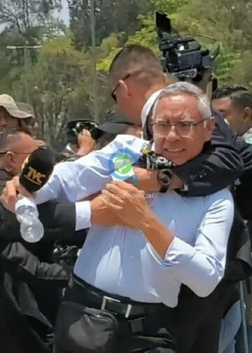 Agresión a periodistas en acto oficial termina con disculpas del presidente Asfura a la prensa en Tegucigalpa