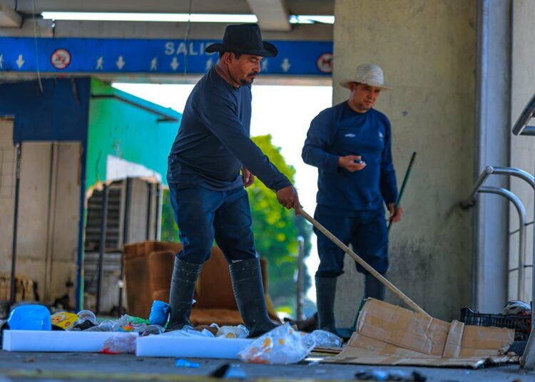 Alcaldía intensifica jornadas de limpieza y saneamiento en distintos puntos de San Salvador