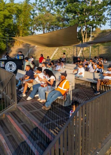 Una noche de cine, convivencia y entretenimiento familiar al aire libre en el bulevar Monseñor Romero