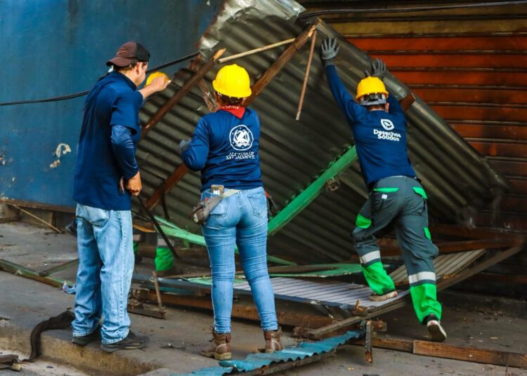 Continúan trabajabos de reordenamiento de calles en la capital