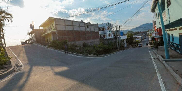Renuevan más de 10 calles y avenidas en Morazán para mejorar la circulación