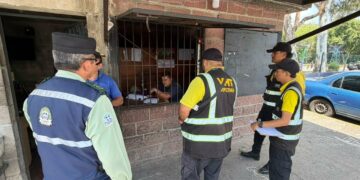 Alcaldía en Santa Tecla ordena punto de buses en Alpes Suizos junto al VMT