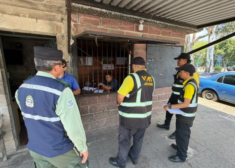 Alcaldía en Santa Tecla ordena punto de buses en Alpes Suizos junto al VMT