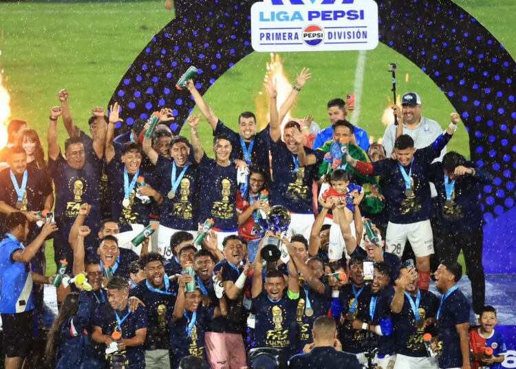FAS se corona campeón del fútbol salvadoreño tras vencer a Águila