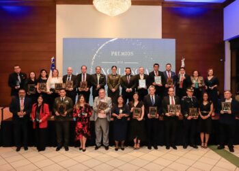 Vicepresidente Félix Ulloa destaca innovación y educación en Gala de Excelencia de la Educación Superior 2026