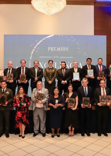 Vicepresidente Félix Ulloa destaca innovación y educación en Gala de Excelencia de la Educación Superior 2026