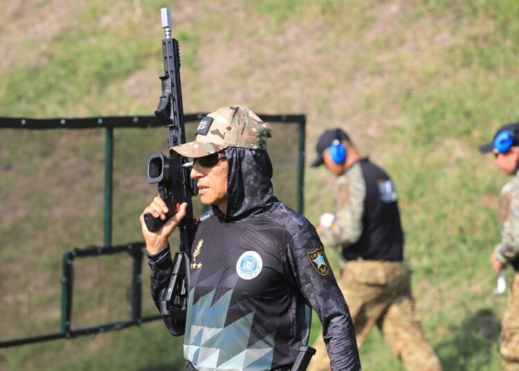 Ministro de Defensa participa en copa internacional por aniversario de la Fuerza Armada