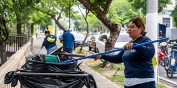 Operativo de limpieza restablece orden en San Salvador tras marcha del 1 de mayo