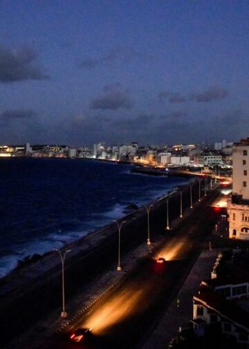 Apagones masivos dejan a Cuba completamente sin luz