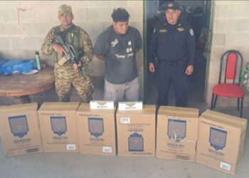 Detienen a sujeto con mercadería de contrabando y dinero en efectivo