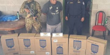 Detienen a sujeto con mercadería de contrabando y dinero en efectivo