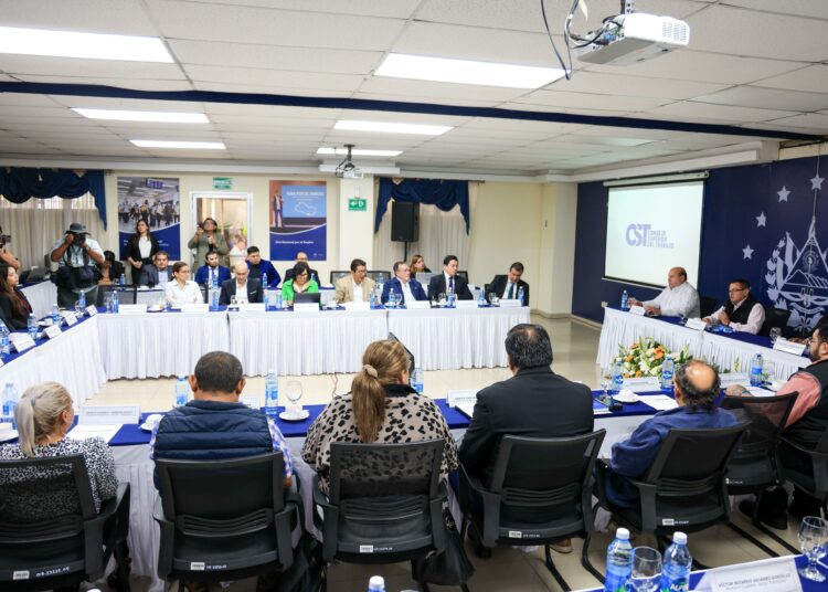 El Salvador apunta a mejorar su posición ante la OIT