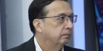 Carlos Araujo critica que selección de magistrados del TSE sea sin cuotas partidarias