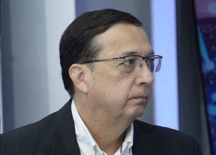 Carlos Araujo critica que selección de magistrados del TSE sea sin cuotas partidarias