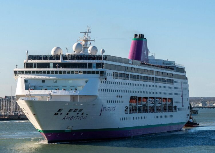 Investigan brote de Norovirus en crucero Ambition tras decenas de pasajeros enfermos