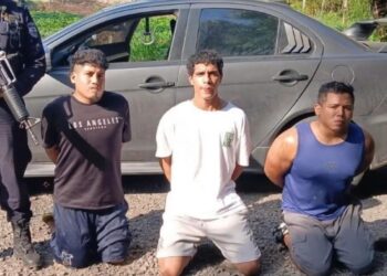 Capturan a tres hombres por presunto narcotráfico durante operativo en Santa Ana