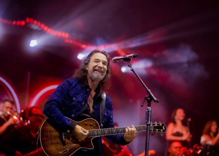 Marco Antonio Solís regresa esta noche al Estadio Cuscatlán con su esperado “Tour Gratitud 2026”