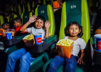 Más de 100 niños disfrutan jornada recreativa de “Vamos al Cine” junto a Mario Durán