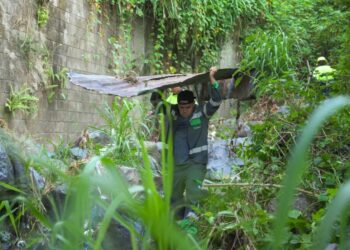 Vecinos y alcaldía unen esfuerzos en jornada de limpieza de la quebrada San Pablo