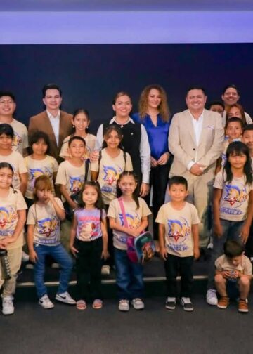 Danny Amaya comparte su experiencia literaria en encuentro de autores salvadoreños
