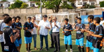 Jóvenes de «Comunidades Sin Fronteras» enfrentan a la preselección sub-15 en amistoso deportivo