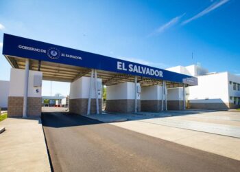 El Salvador supera los $923 millones en ingresos aduaneros