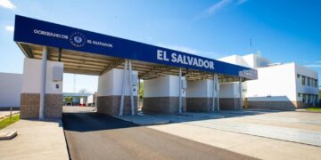El Salvador supera los $923 millones en ingresos aduaneros