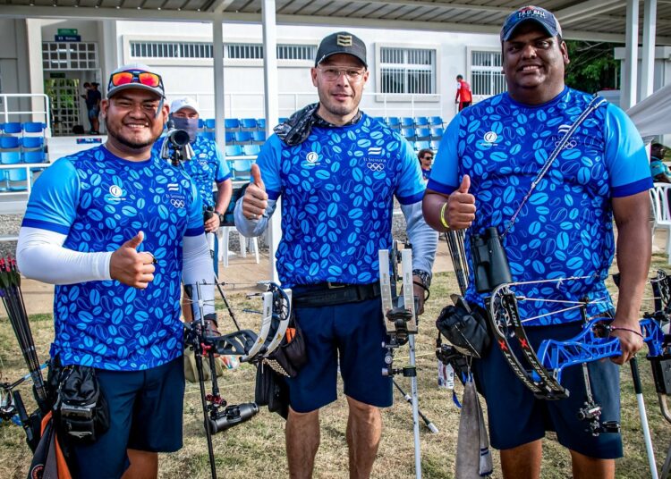 El Salvador destaca en Santiago 2026 con medallas en arco compuesto