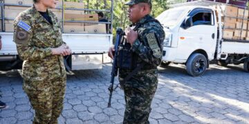 Honduras impide el ingreso de la ministra de Educación de El Salvador y bloquea paquetes escolares para niños fronterizos