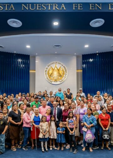 Fin a años de incertidumbre: Asamblea autoriza transferencia de terrenos a víctimas de estafa en Tonacatepeque