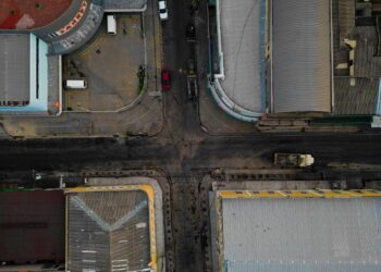 Alcaldía de San Salvador retira 250 estructuras como parte de la fase 6 de reordenamiento en San Salvador