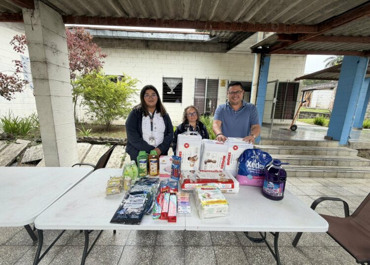 Fundación sé feliz beneficia con donativo a niños en hogar Adalberto Guirola de Santa Tecla