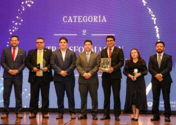 Gobierno realiza la ceremonia de premiación a la excelencia de la educación superior 2026