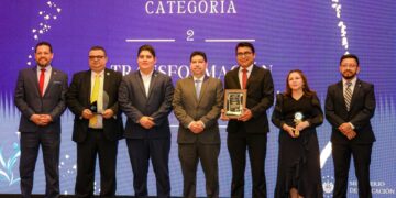 Gobierno realiza la ceremonia de premiación a la excelencia de la educación superior 2026
