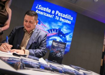 Danny Amaya presenta obra que retrata la realidad de la migración salvadoreña hacia Estados Unidos