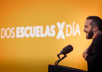 Presidente Bukele realiza la entrega de 70 centros educativos renovados desde Sonsonate