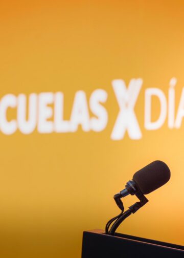 Presidente Bukele realiza la entrega de 70 centros educativos renovados desde Sonsonate