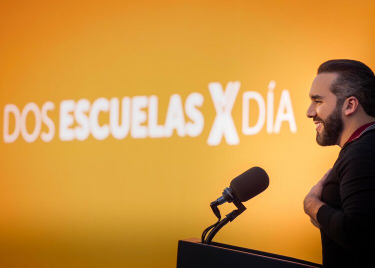Presidente Bukele realiza la entrega de 70 centros educativos renovados desde Sonsonate