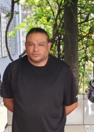 Capturan a alias “Travieso” con marihuana en mercado de Santa Tecla
