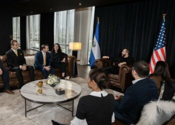 Anna Paulina Luna se reúne con el presidente Bukele y resalta crecimiento económico en el país