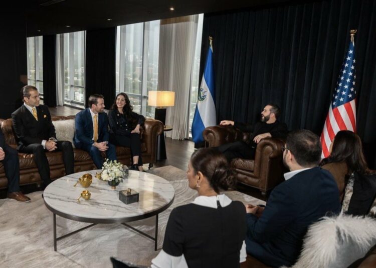 Anna Paulina Luna se reúne con el presidente Bukele y resalta crecimiento económico en el país