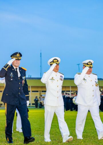 Merino Monroy encabeza ceremonia por el aniversario de la Fuerza Armada