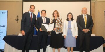 Aerocluster y Expertise France impulsan oportunidades laborales para jóvenes