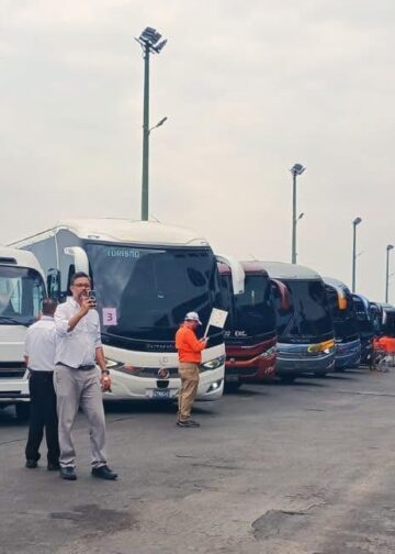 Más de 900 turistas llegan a El Salvador en crucero Volendam
